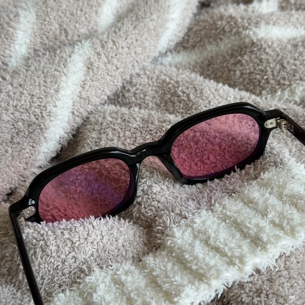 AKILA Psyche Sunglasses (Black/Pink)